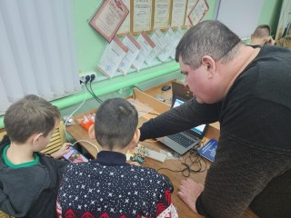 Вентилятор с поворотом и «умная» парковка: школьники из Орехово-Зуева создают будущее сегодня