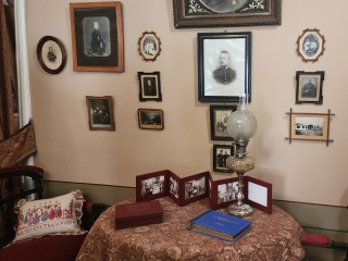 Две новогодние программы проводят в музее Чайковского для посетителей