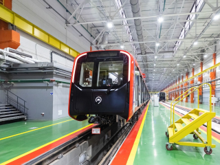 Поезд без металлических стыков: как «Москва‑2026» из Мытищ меняет представление о метро