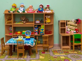 Воспитателям детсадов предложили удвоить зарплаты