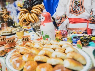 Почему русские хлеб с солью был важнее любого деликатеса и в чем магия «посидеть на дорожку»