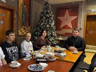 Чаепитие с батюшками: о вере и своем пути в жизни дискутировали в БМЦ «Алиби»