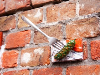 В Балашихе поселился призрак, с которым можно выпить и закусить соленым огурцом