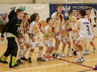 Волоколамцы разгромили соперников в финале детской флорбольной лиги Москвы