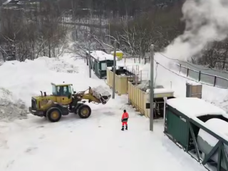 Глава Ленинского округа показал, как утилизируют сотни кубов снега