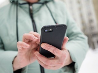 Заморозка для смартфона: как избежать порчи средства связи в холодную погоду