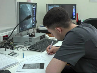 Размер имеет значение: почему мужчины кинулись на интимную пластику