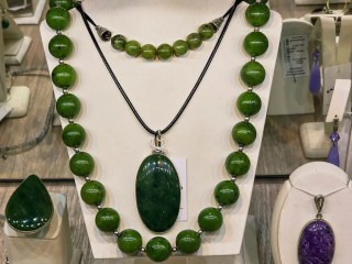 Как выбрать идеальные украшения: советы от стилиста