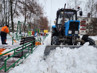 Здесь скоро будет чисто: в каких дворах Мытищ 16 января убирают снег коммунальщики