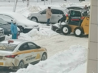 Каширяне поделились в сетях историей об отзывчивом водителе погрузчика
