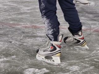 Где в Подольске покататься на коньках: список хоккейных площадок и катков