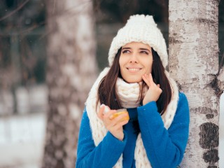 Как сохранить красоту лица в мороз и ветреную погоду: секреты косметолога