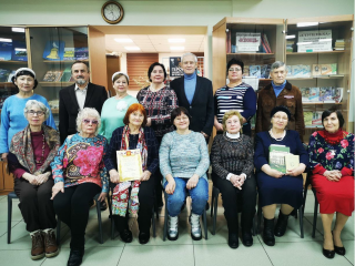 В Центральной библиотеке прочли стихи Рубцова и почтили память Аллы Беловой