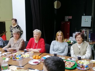 Бабушки принесли пироги, дети пели на сцене: праздник, который удивил, устроили в Восходе