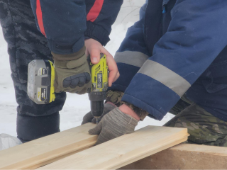 Купель устанавливают в храме Казанской иконы Божией Матери в Павловском Посаде