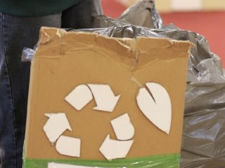 От макулатуры до помощи: как в Одинцовском округе раздельный сбор становится благотворительным