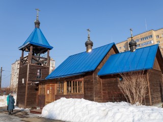 Тыл — фронту: храм иконы Божией Матери «Державная» собирает вязаные вещи и технику для солдат