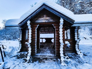 Купель на берегу пруда в Васильевском подготовили к крещенским купаниям