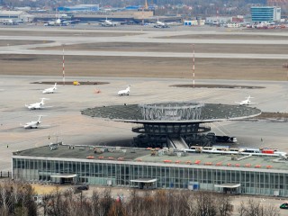 Классика в зоне вылета: симфонический оркестр устроил рождественский концерт для пассажиров Шереметьево