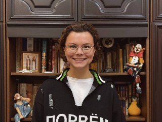 Отдых на вилле с детьми: чем удивила подписчиков жена юмориста Петросяна