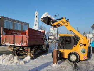 Массовый вывоз снега организовали в исторической части Каширы