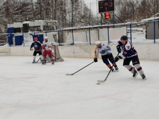 «Импульс» против «Атланта»: финал хоккейного турнира в Черноголовке прошел в упорнейшей борьбе