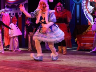 Не просто елка: в округе детям участников СВО выдали сертификаты и устроили шесть представлений