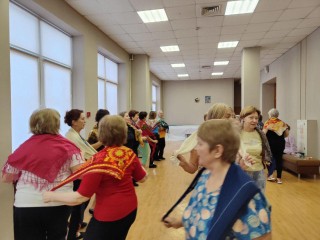 Танец как лекарство от хандры: что помогает активным пенсионерам из Долгопрудного зарядиться бодростью и позитивом