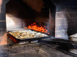 Почему в пекарнях булки пышные, а дома — нет? Ответ профессионального кондитера