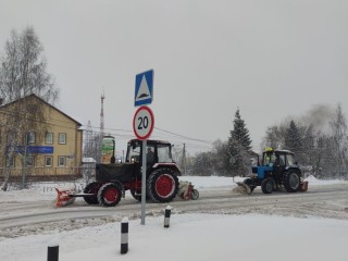 Победить Фрэнсиса: коммунальные службы Бронниц с самого утра убирают снег