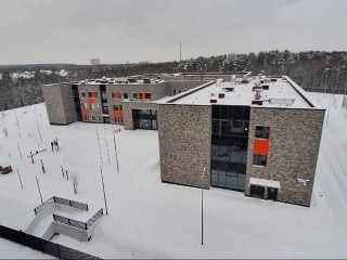 Двери открыты: в Подольске завершилось строительство школы с библиотекой и уличными тренажерами