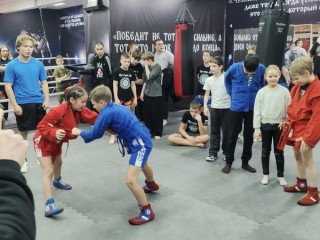 Спортсмены со всего округа состязались на турнире по традиционной русской борьбе в Воскресенске