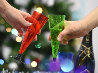 В этот день января нельзя поднимать тосты за здоровье, любовь и богатство