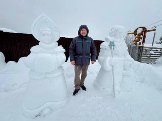 Сказка в Богородском: известный мастер Алманов украсил поселок снежными скульптурами