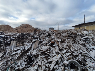 В Беляниново выявили нарушения на земле ЛПХ: владельцу предписано освободить участок от мусора и техники