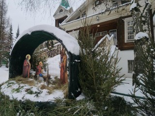 Ярмарка и чай из самовара: Донскую церковь в Мытищах преобразили к Рождеству