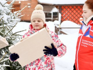 В январе чудеса продолжаются: волонтеры исполнили новогодние желания сестер, чей отец — участник СВО
