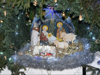 Традиция добра: в главном храме Лотошина верующим после праздничной литургии вручили подарки