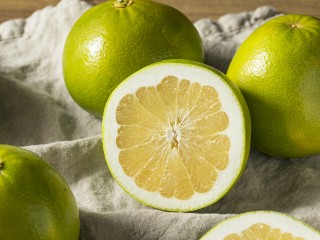 Помело против воспаления: диетолог рассказала о целебных свойствах цитруса