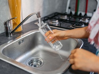 Холодную воду в дома и учреждения Клина вернут к вечеру