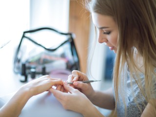 Эксперты раскрыли главный тренд маникюра 2026 — эту форму ногтей просят чаще всего