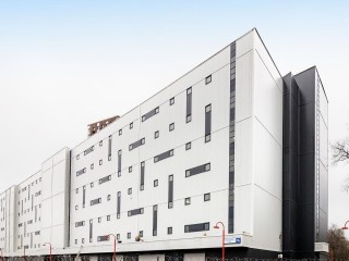 Для маломобильных граждан: как обустроены специализированные парковочные места в новом паркинге в Мытищах