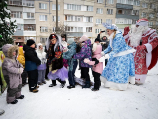 Традиционный фестиваль «Новогодние традиции» во дворах: где и когда ждать праздник