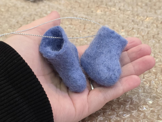 Диалог с материалом: секреты мокрого валяния раскрыли жителям Дзержинского