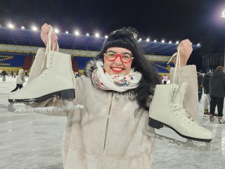 Жителей в ярких новогодних образах пригласили принять участие в карнавальном заезде на льду