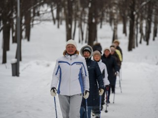 Мастер-класс по скандинавской ходьбе дадут 13 января на «Бронницком лугу»