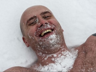 Житель Звенигорода «моржевал» прямо у подъезда офиса