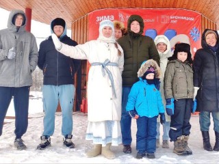 От росписи елочных шаров до концерта: Рождество отпразднуют на «Бронницком лугу»