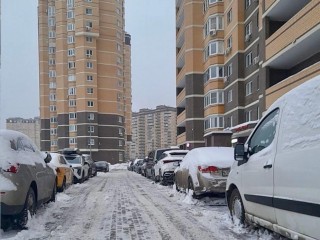 Снег не отпускает: сколько техники вывели на дороги Долгопрудного 15 января