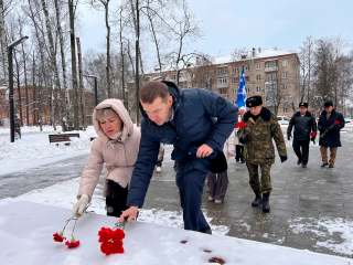 Жители Долгопрудного почтили память павших защитников Подмосковья